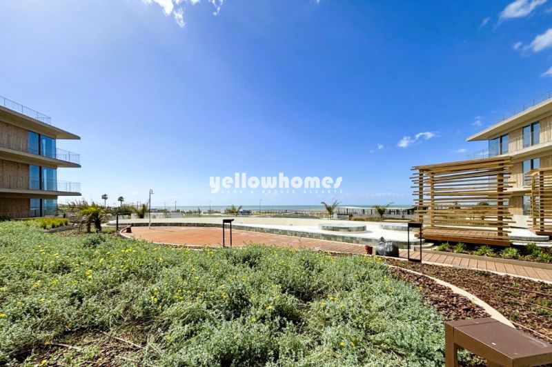 Apartamento T2 de Luxo com Vista mar em Quarteira